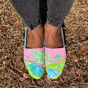 TOMS Shoes 💖💚💙🤍